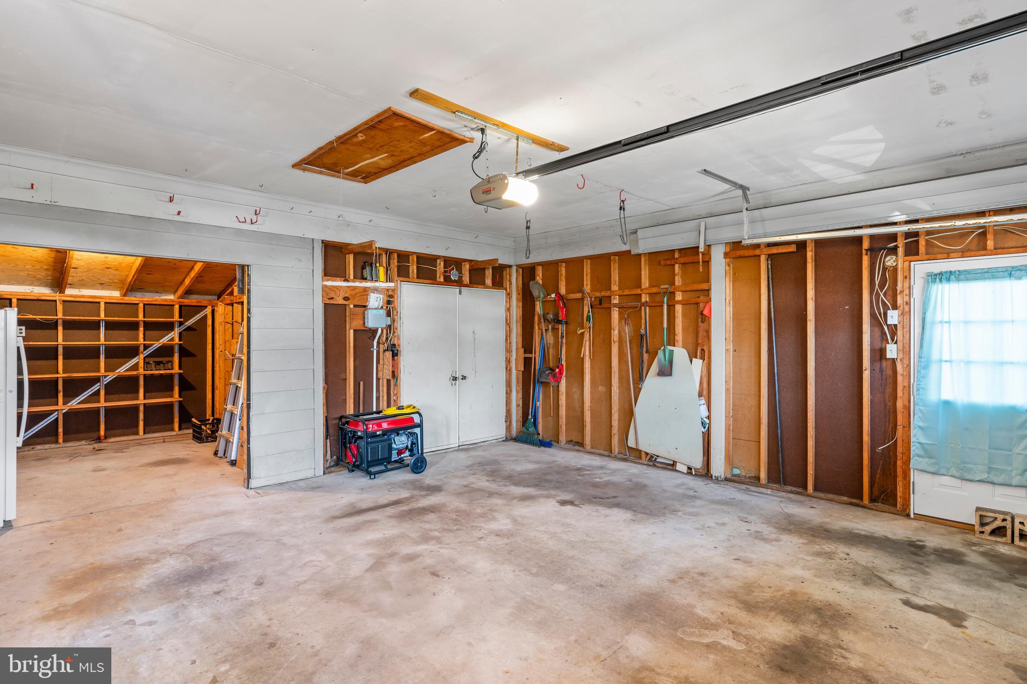 MIDDLERIDGE - Residential