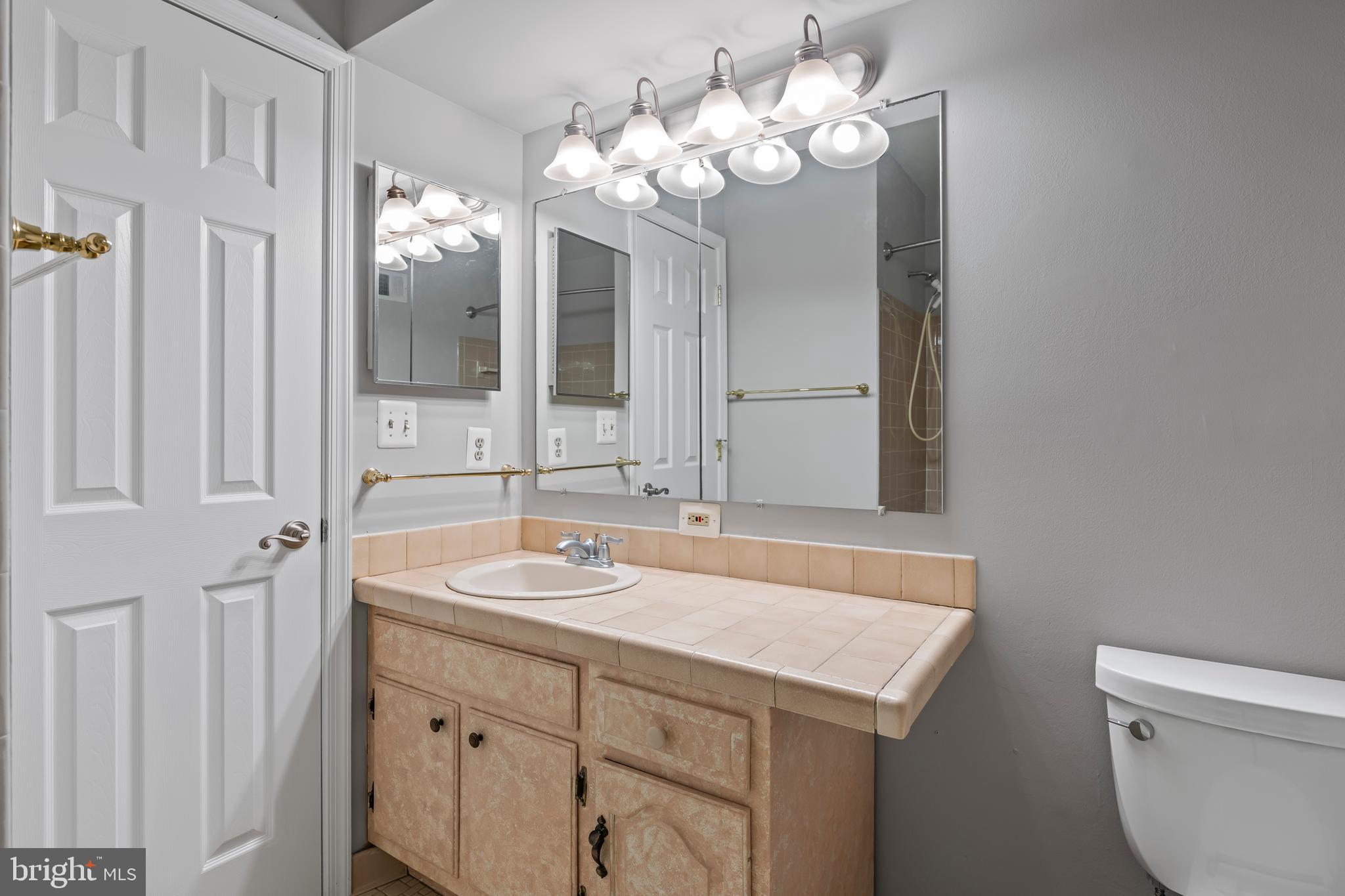 MIDDLERIDGE - Residential