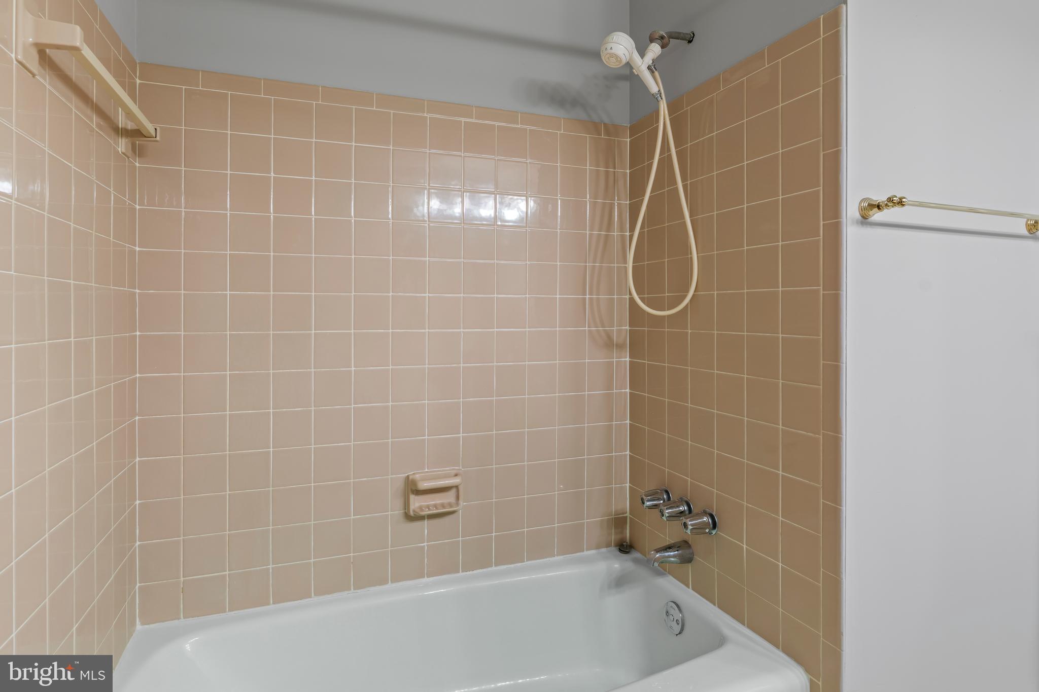 MIDDLERIDGE - Residential