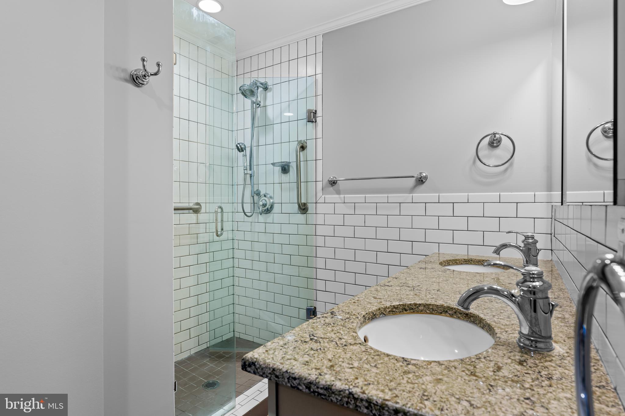 MIDDLERIDGE - Residential