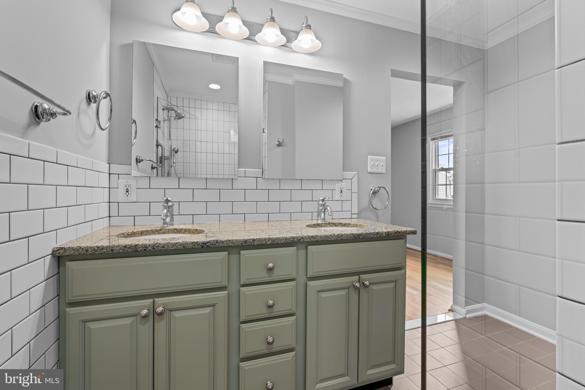 MIDDLERIDGE - Residential