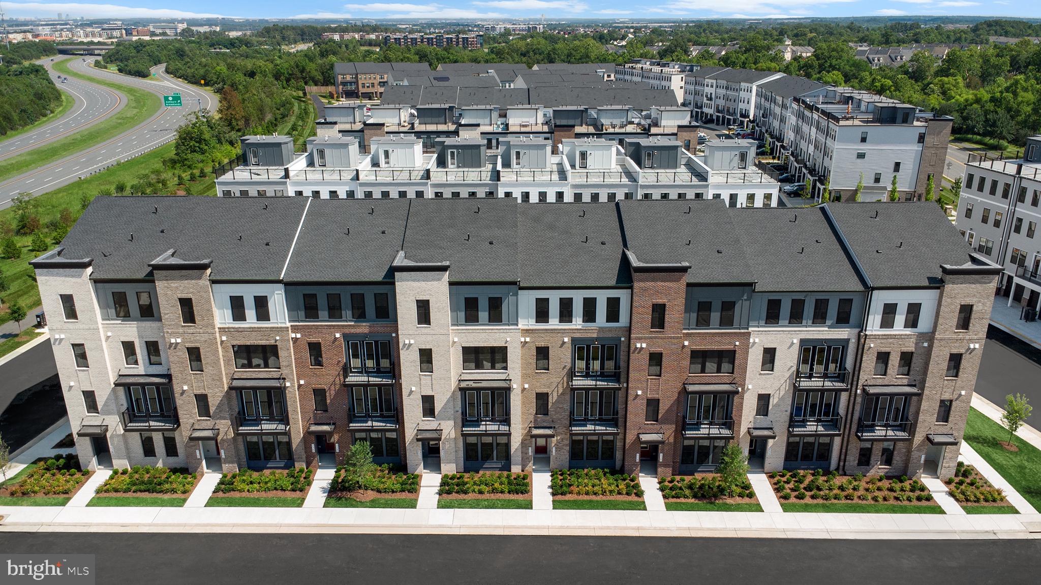 43497 FARRINGDON SQUARE