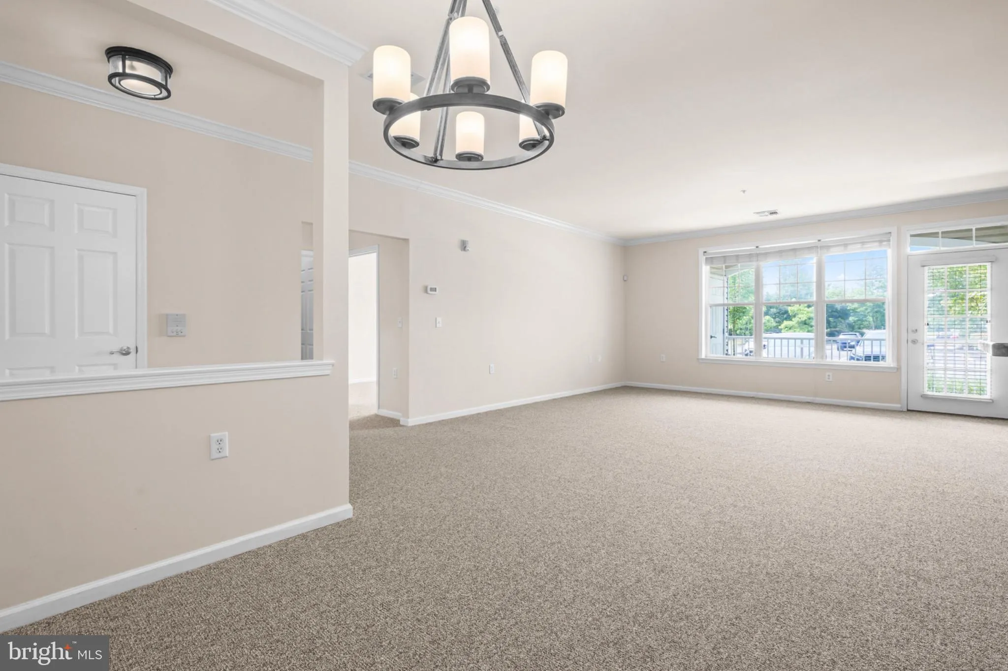 Ewing, New Jersey 08618, United States, 1 Bedroom Bedrooms, ,1 BathroomBathrooms,Residential,Contingent,186095