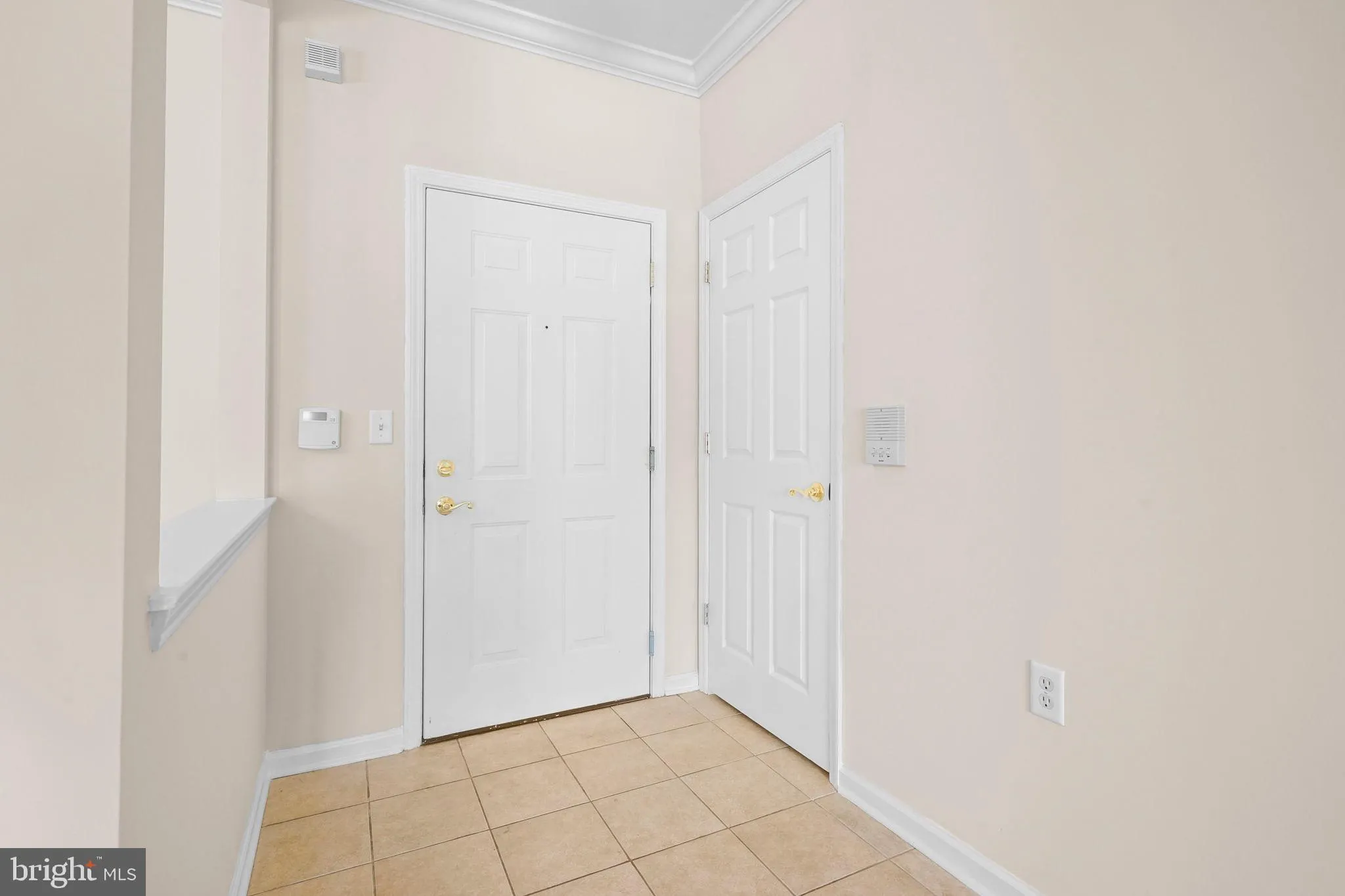 Ewing, New Jersey 08618, United States, 1 Bedroom Bedrooms, ,1 BathroomBathrooms,Residential,Contingent,186095
