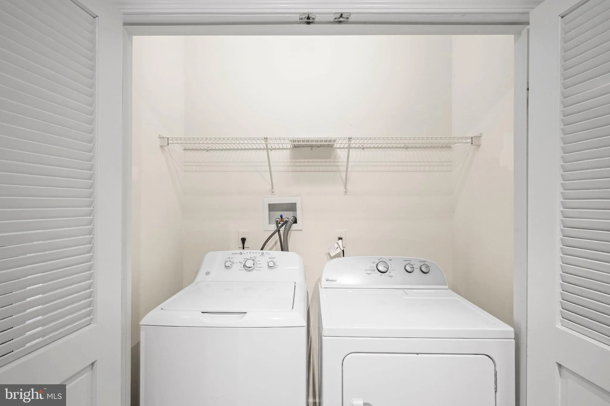 Ewing, New Jersey 08618, United States, 1 Bedroom Bedrooms, ,1 BathroomBathrooms,Residential,Contingent,186095