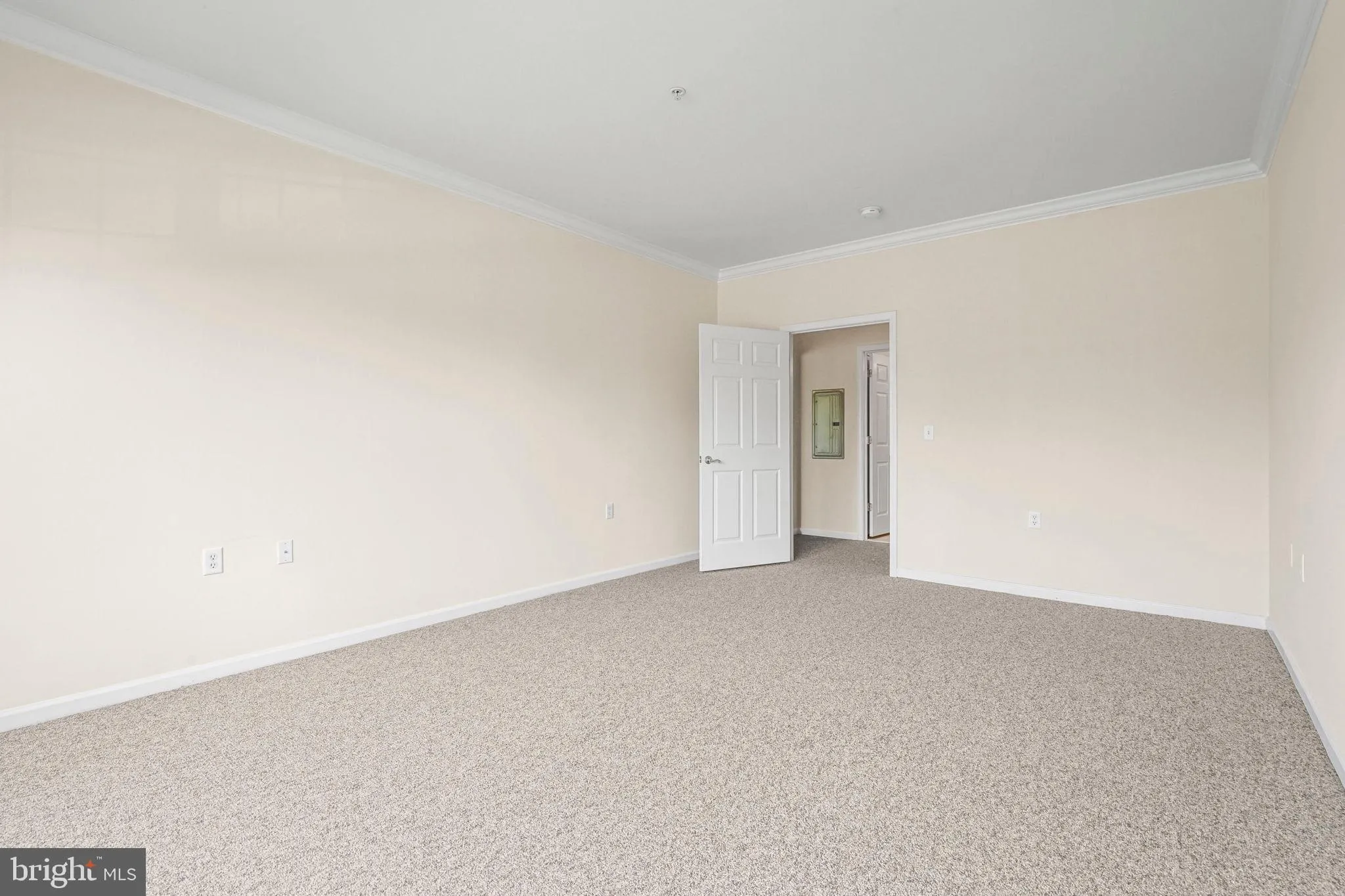 Ewing, New Jersey 08618, United States, 1 Bedroom Bedrooms, ,1 BathroomBathrooms,Residential,Contingent,186095