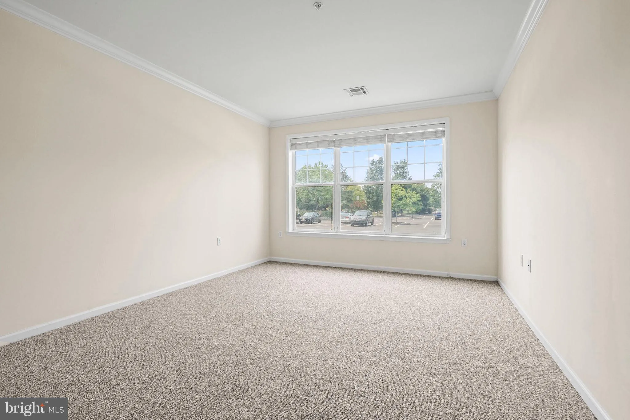 Ewing, New Jersey 08618, United States, 1 Bedroom Bedrooms, ,1 BathroomBathrooms,Residential,Contingent,186095