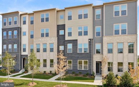 Photo of 19746 Misty Moss Square, ASHBURN, VA 20147 (MLS # VALO2123732)