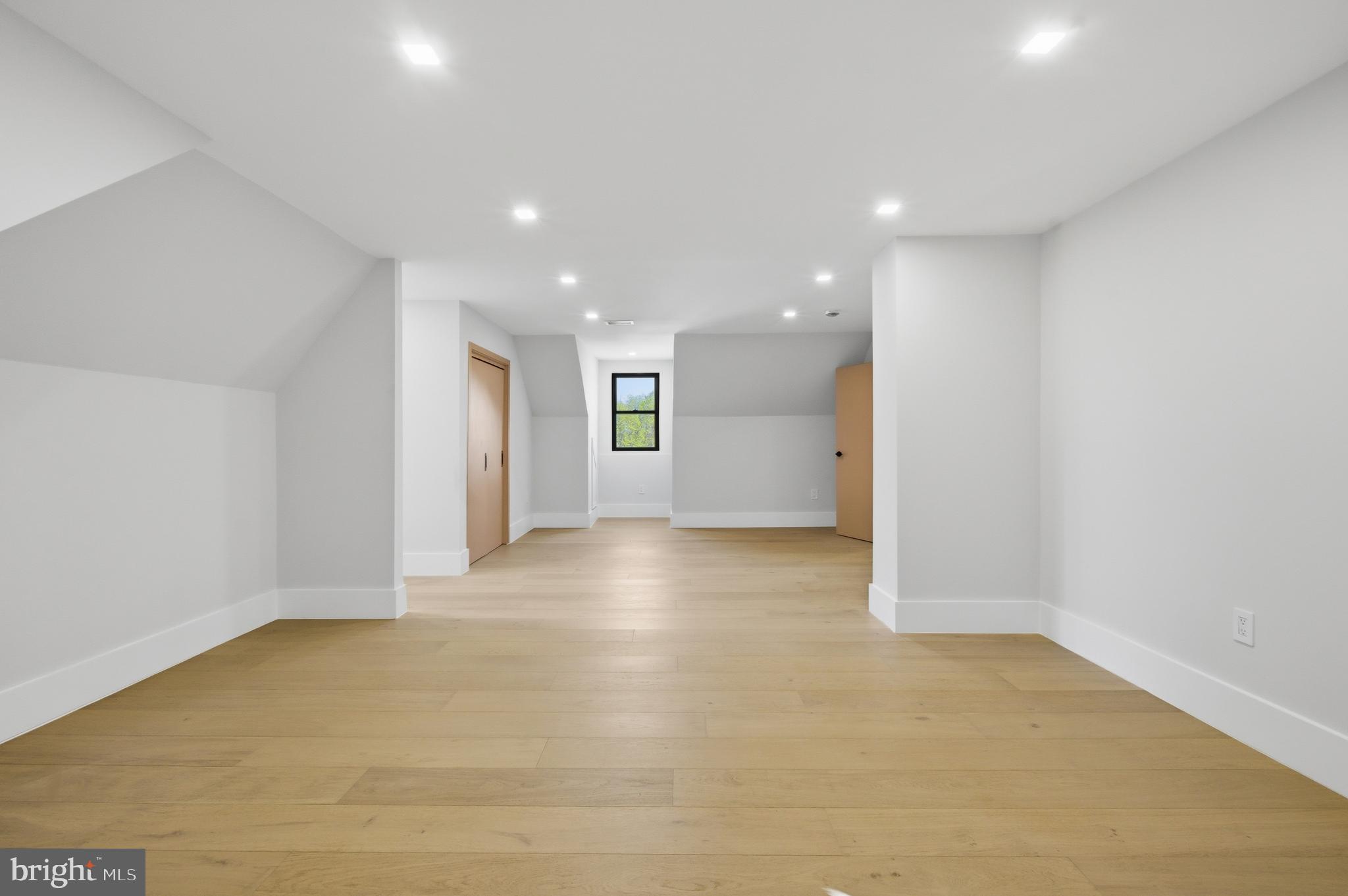 BASIL COURT - Residential