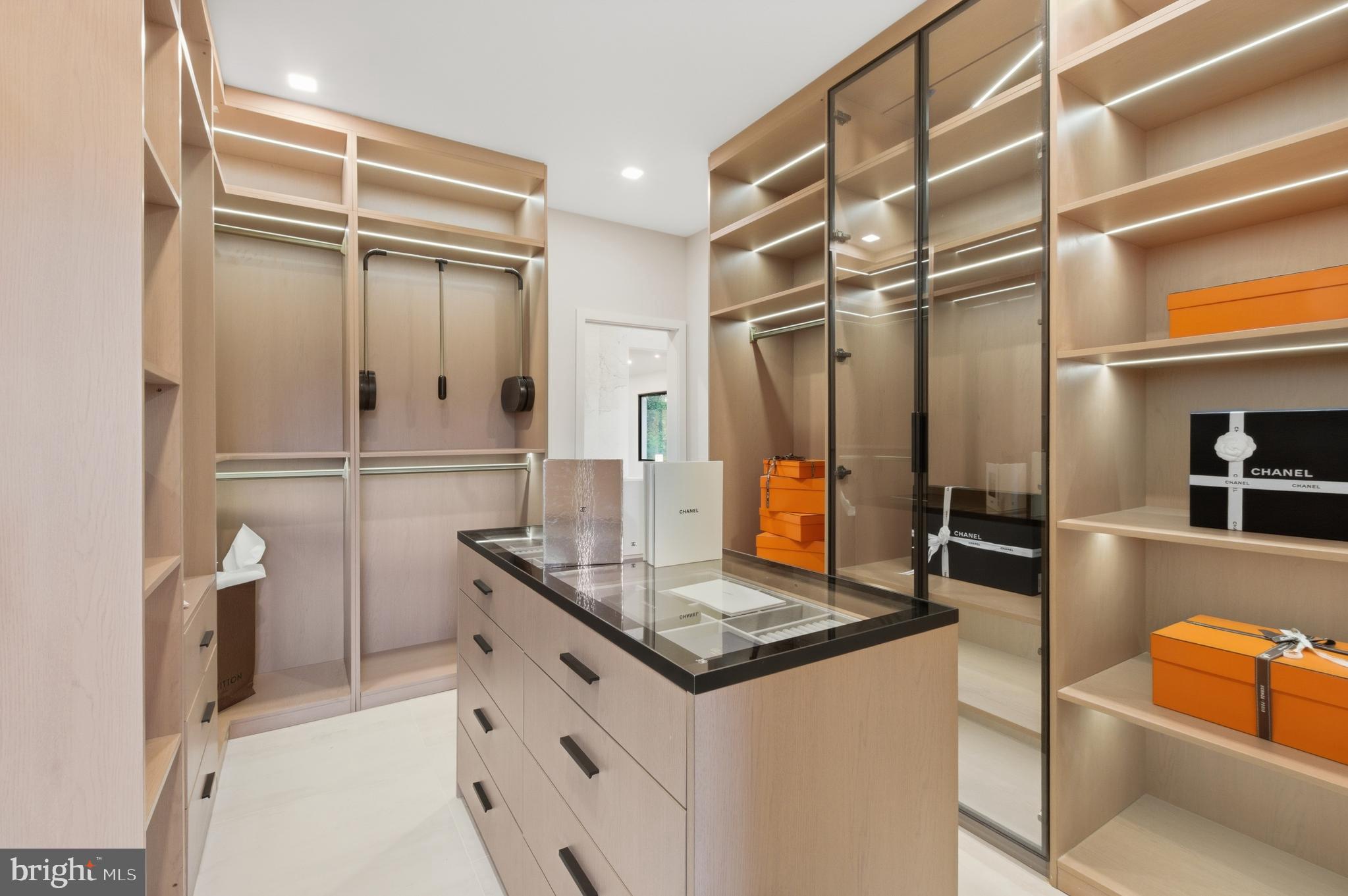 BASIL COURT - Residential