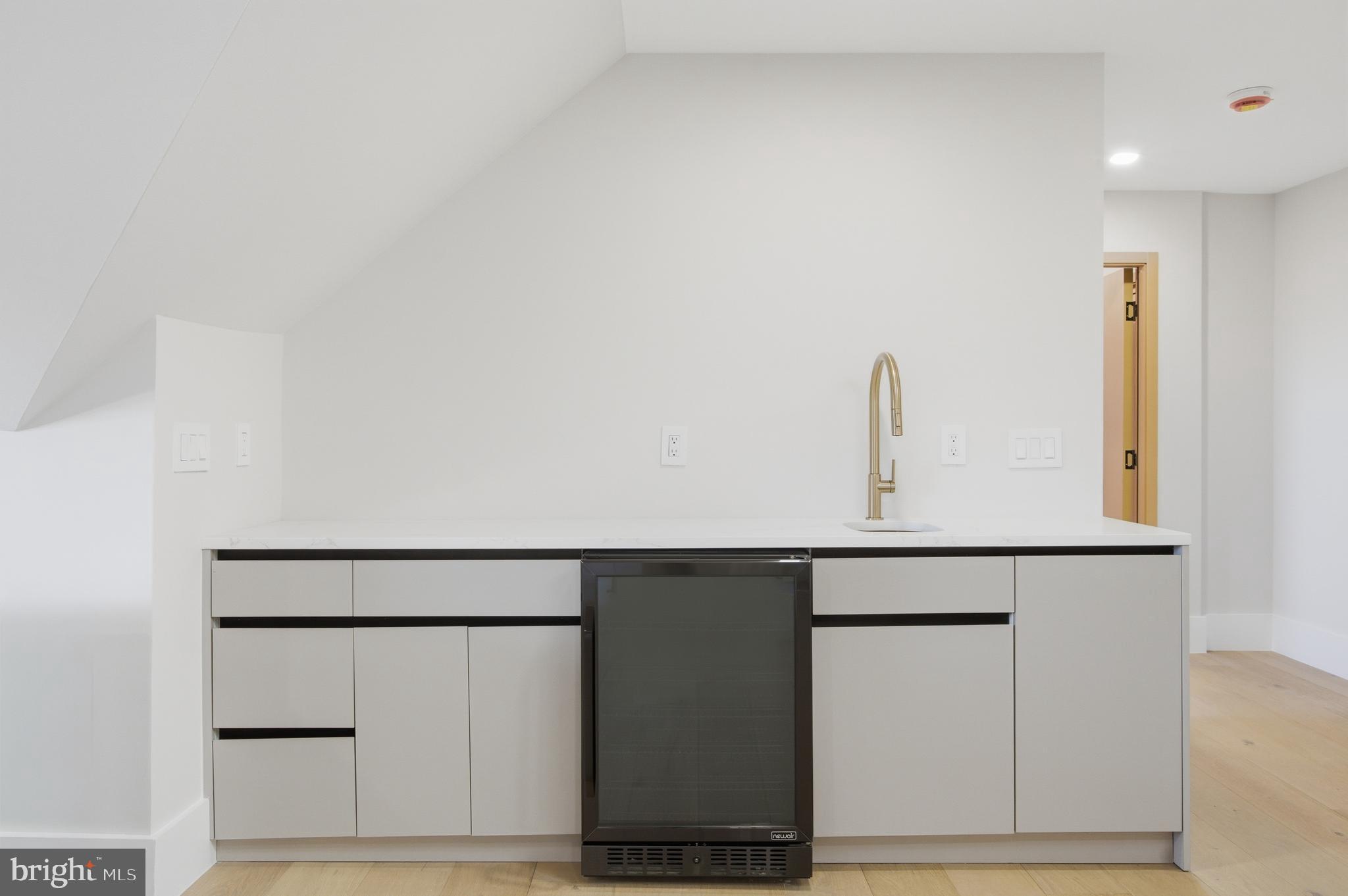 BASIL COURT - Residential