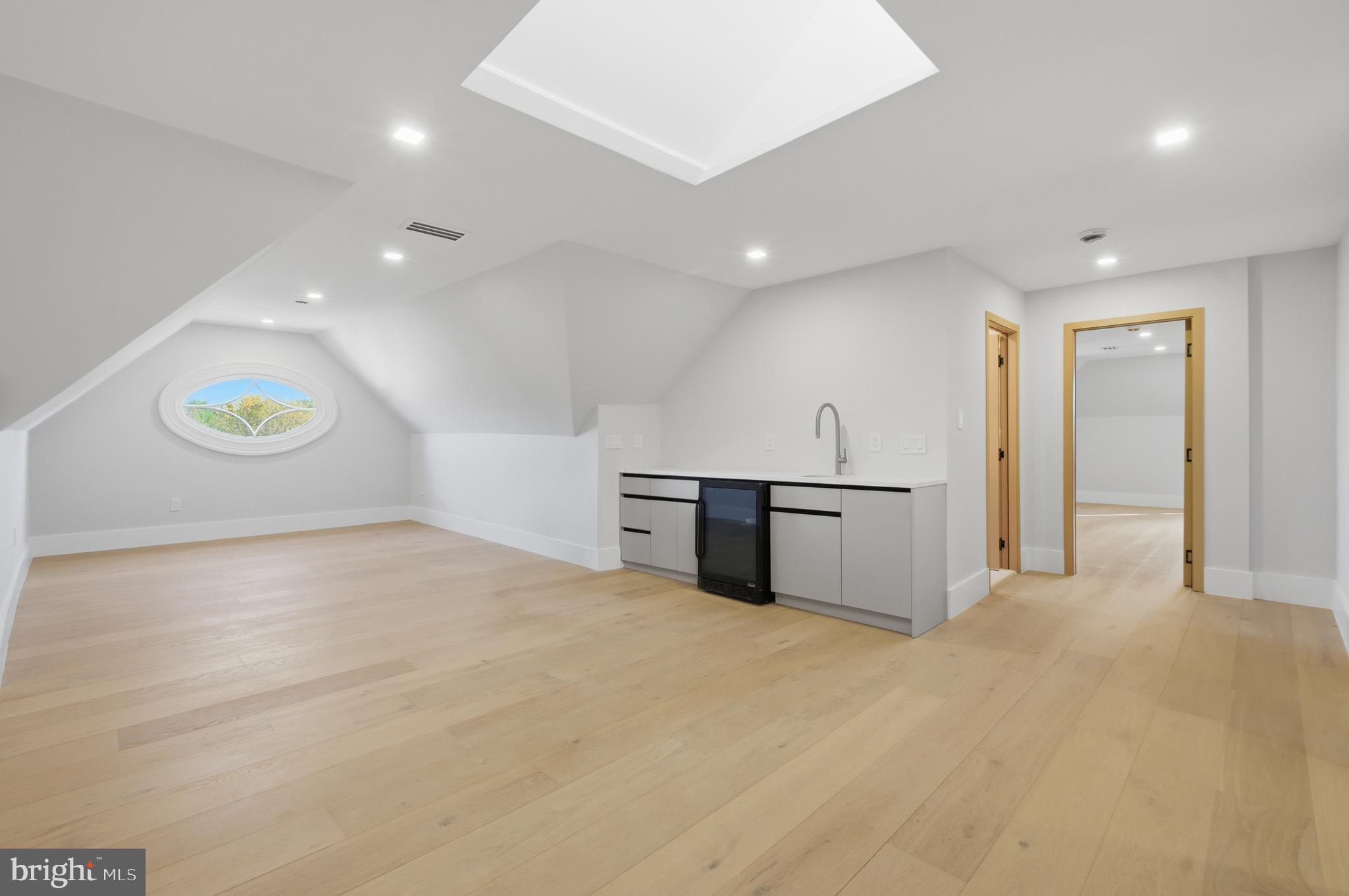 BASIL COURT - Residential