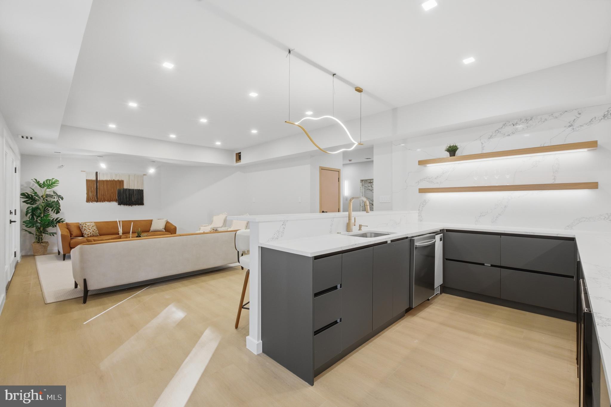 BASIL COURT - Residential