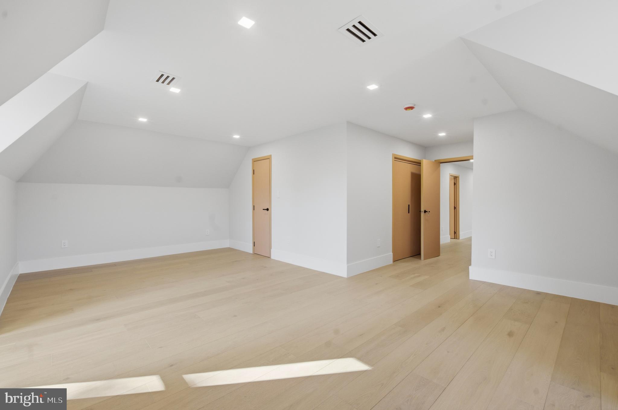 BASIL COURT - Residential