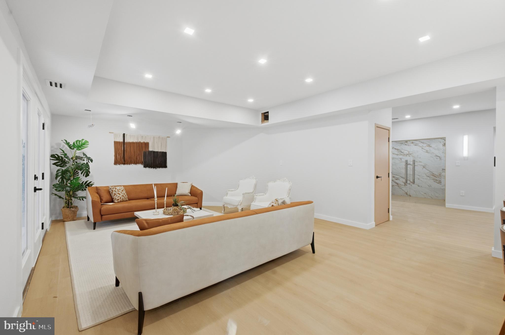 BASIL COURT - Residential