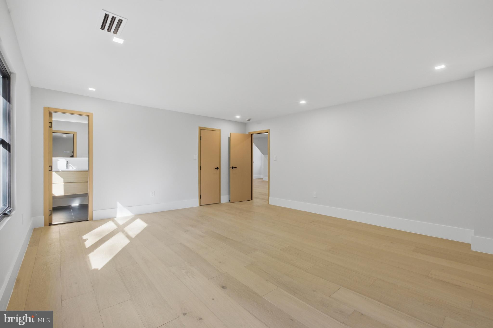 BASIL COURT - Residential