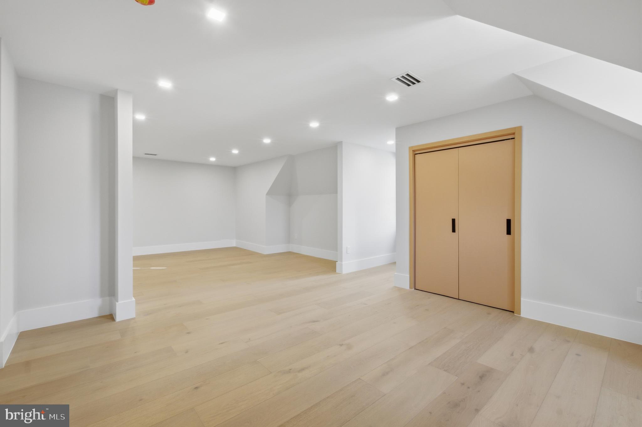 BASIL COURT - Residential