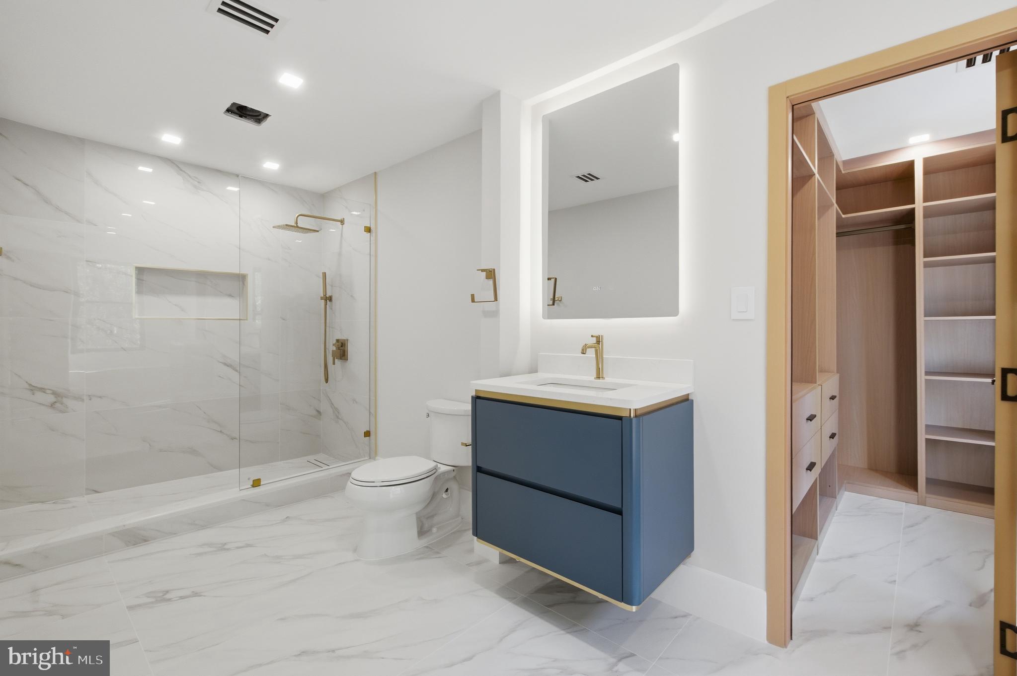 BASIL COURT - Residential