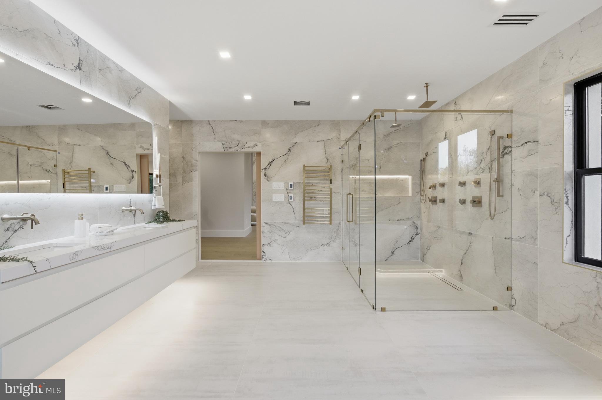 BASIL COURT - Residential