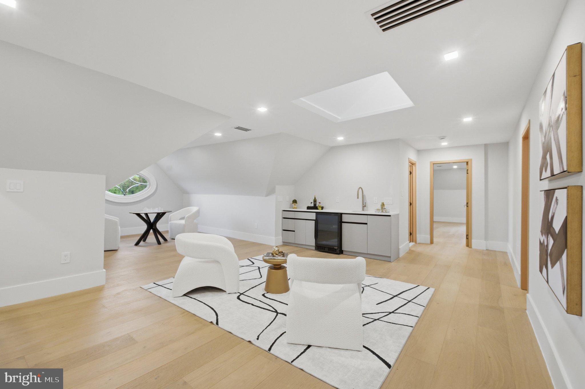 BASIL COURT - Residential