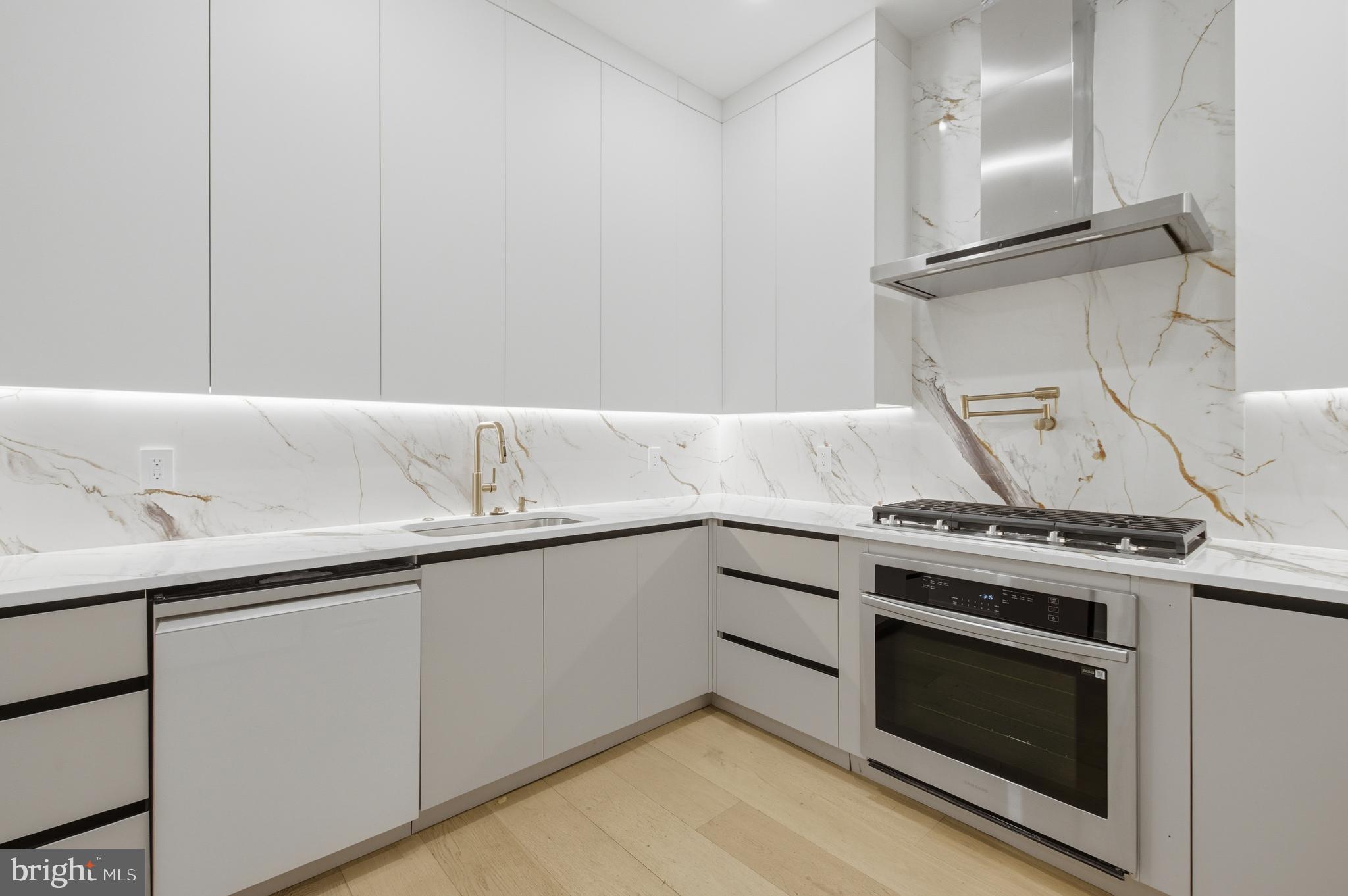 BASIL COURT - Residential