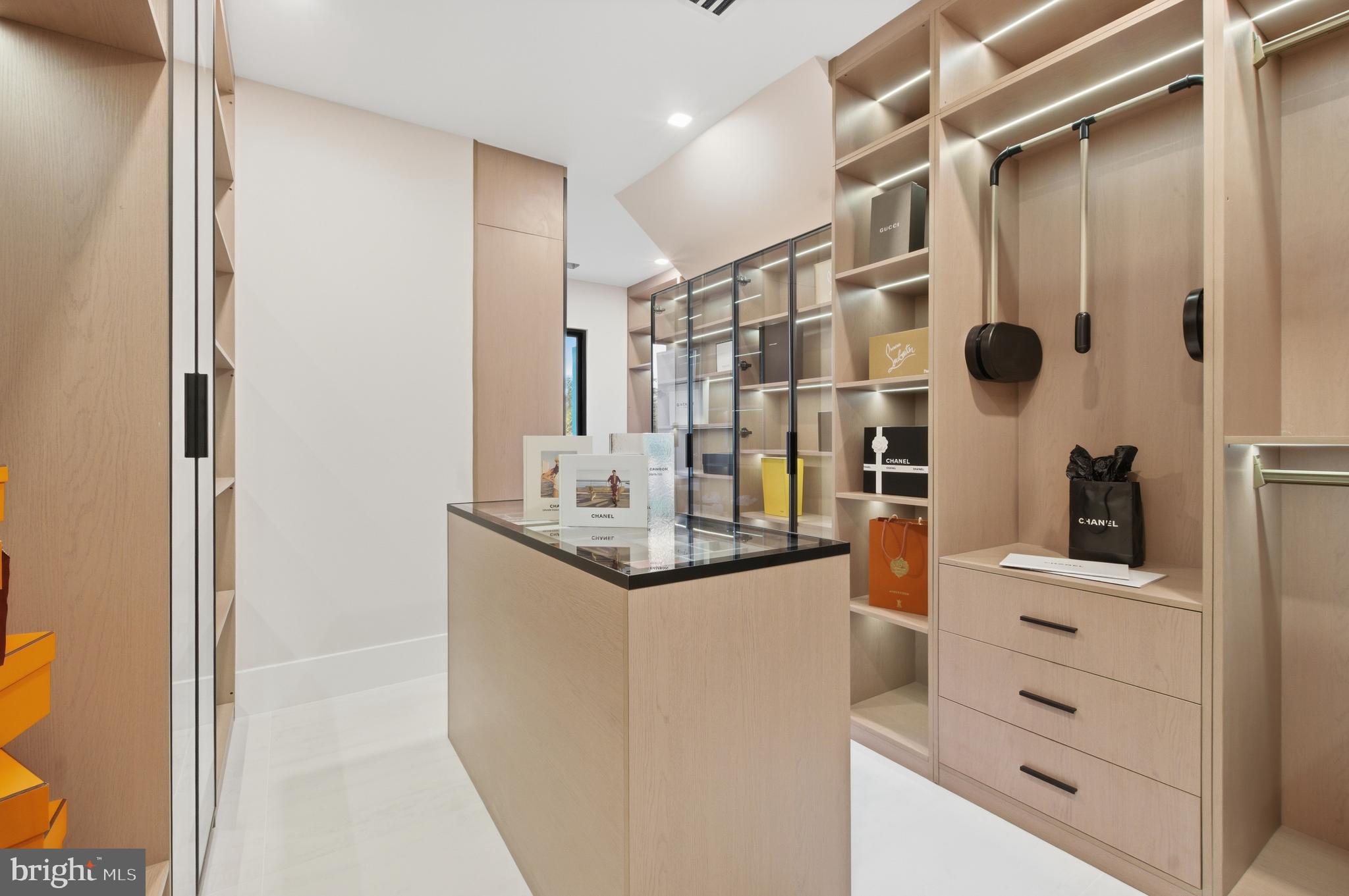 BASIL COURT - Residential