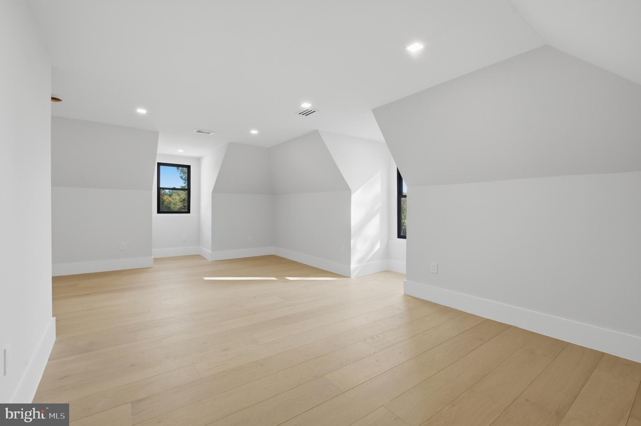 BASIL COURT - Residential