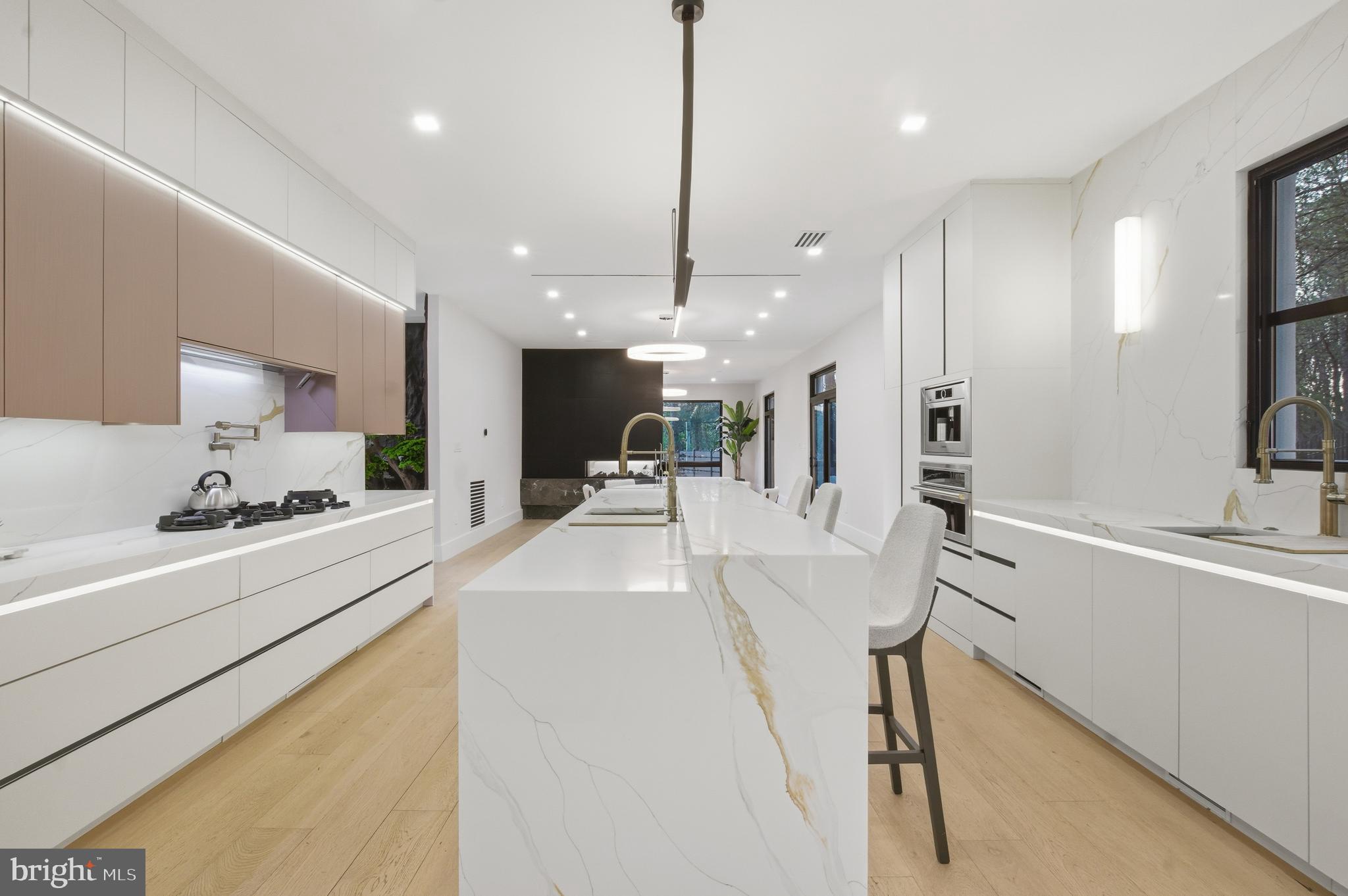 BASIL COURT - Residential