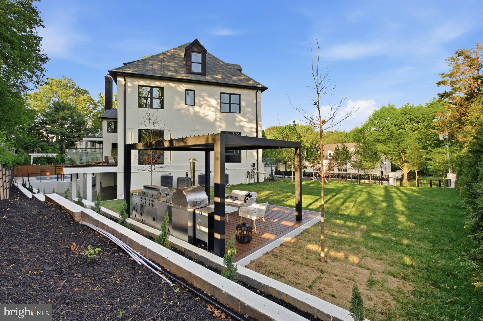 BASIL COURT - Residential