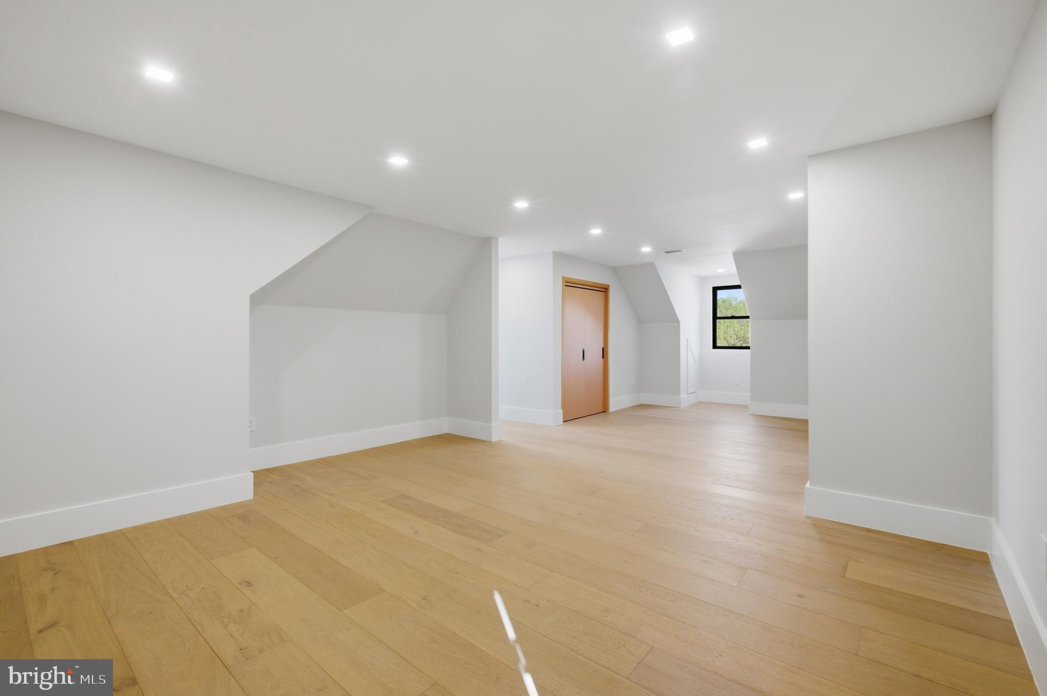 BASIL COURT - Residential