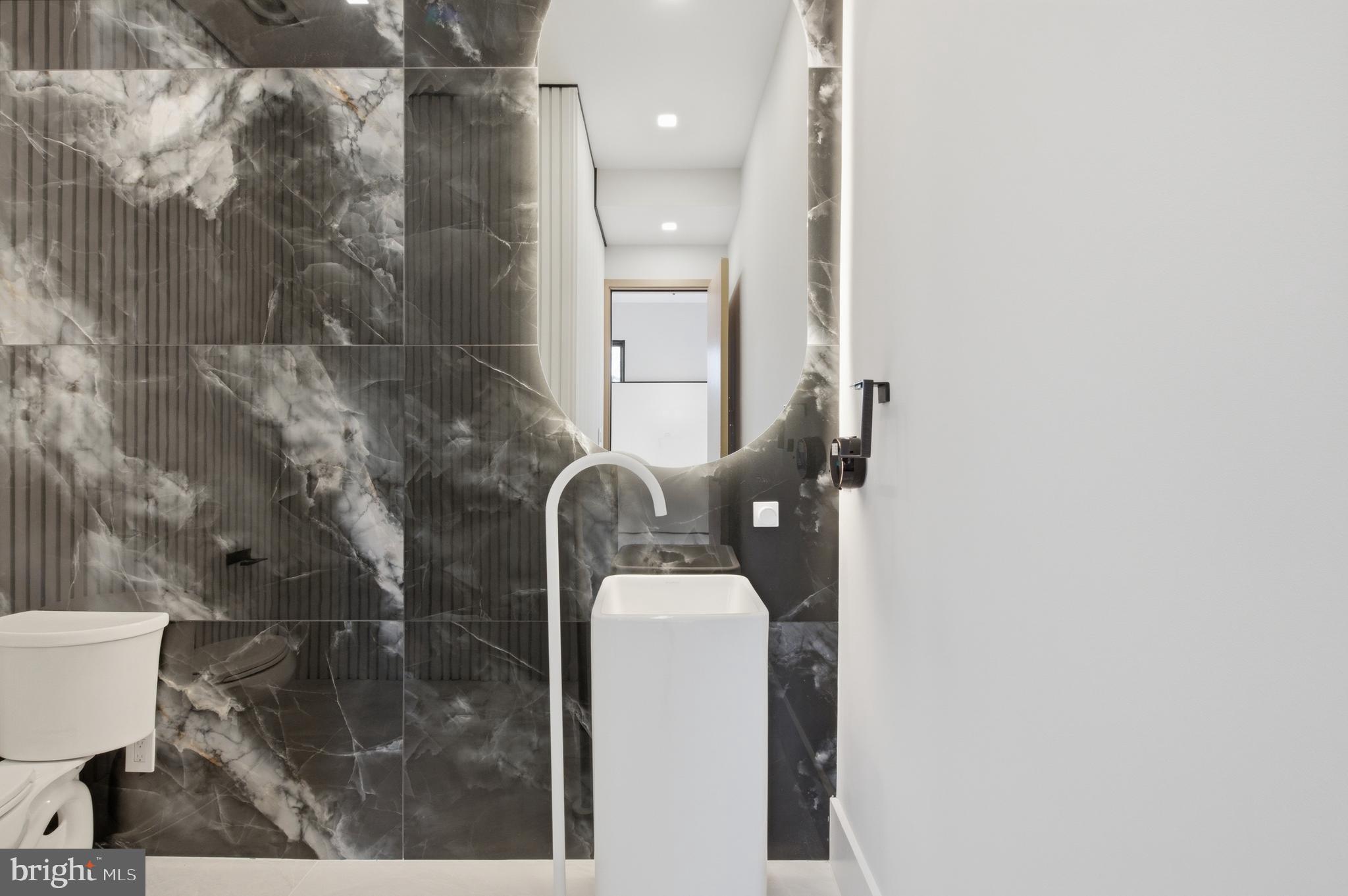 BASIL COURT - Residential