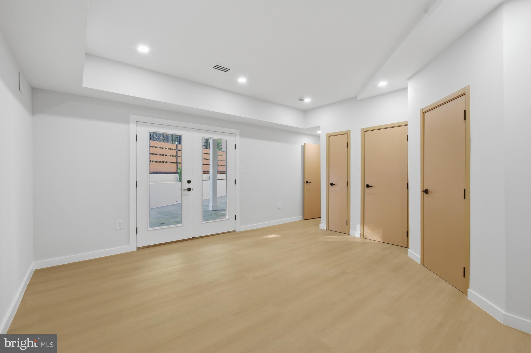 BASIL COURT - Residential