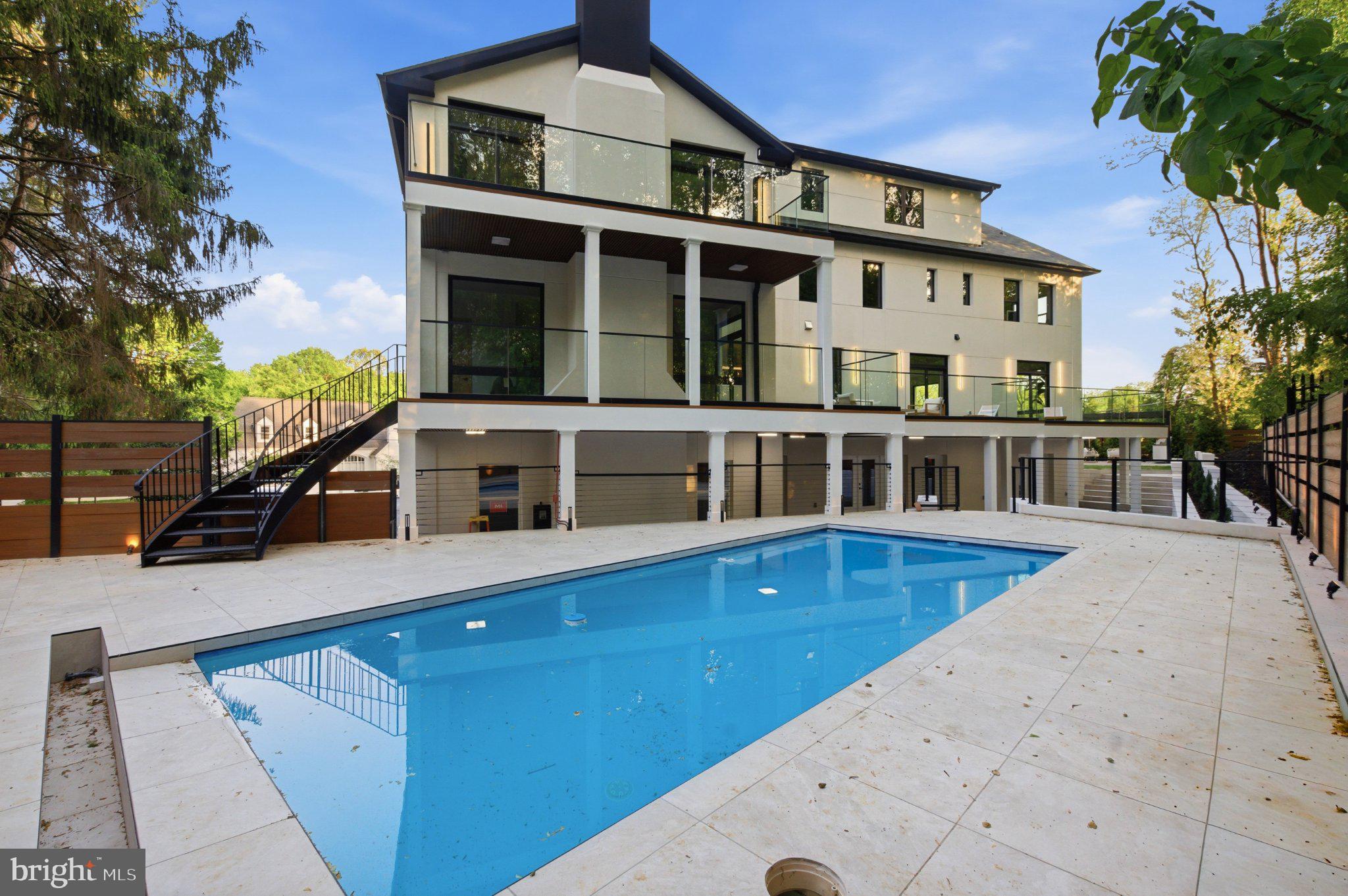 BASIL COURT - Residential