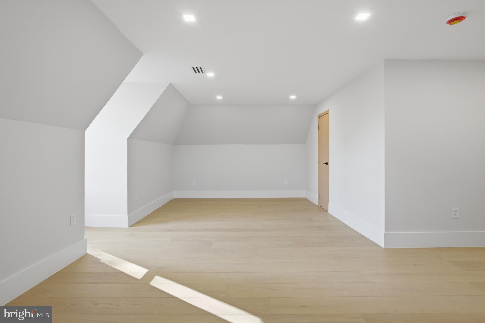 BASIL COURT - Residential