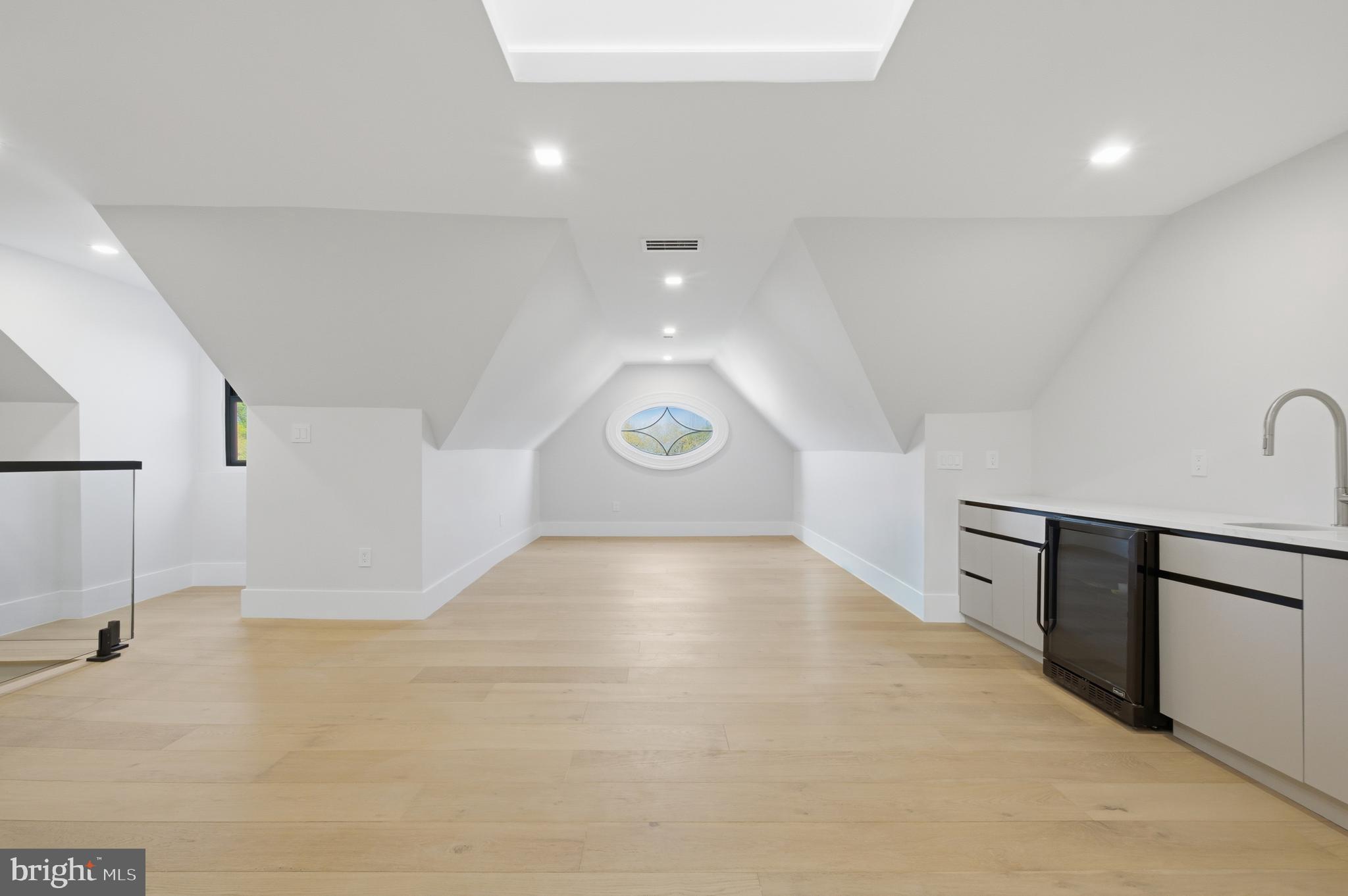 BASIL COURT - Residential