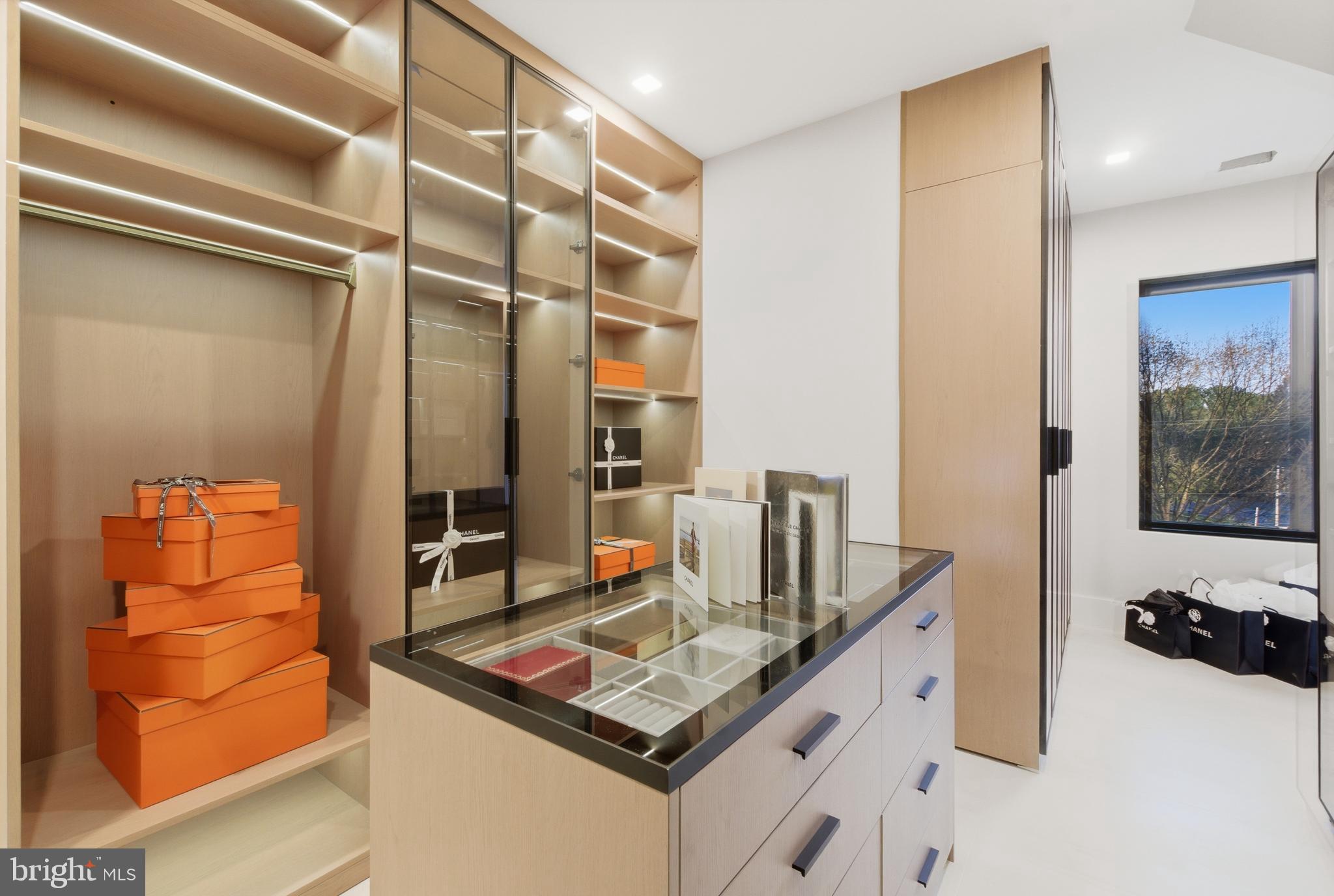 BASIL COURT - Residential