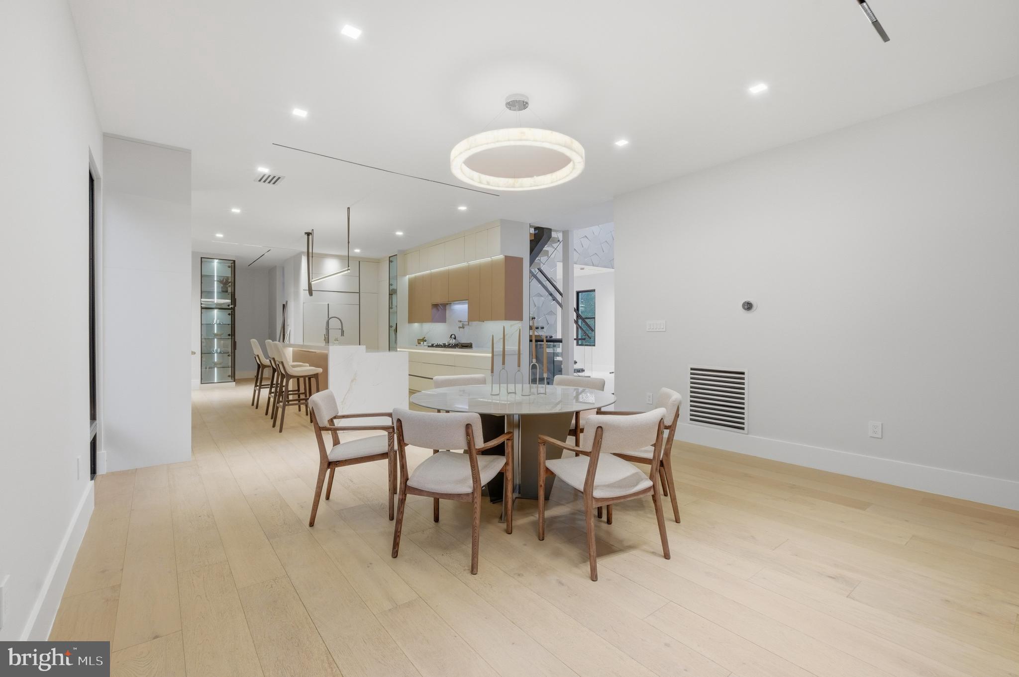 BASIL COURT - Residential