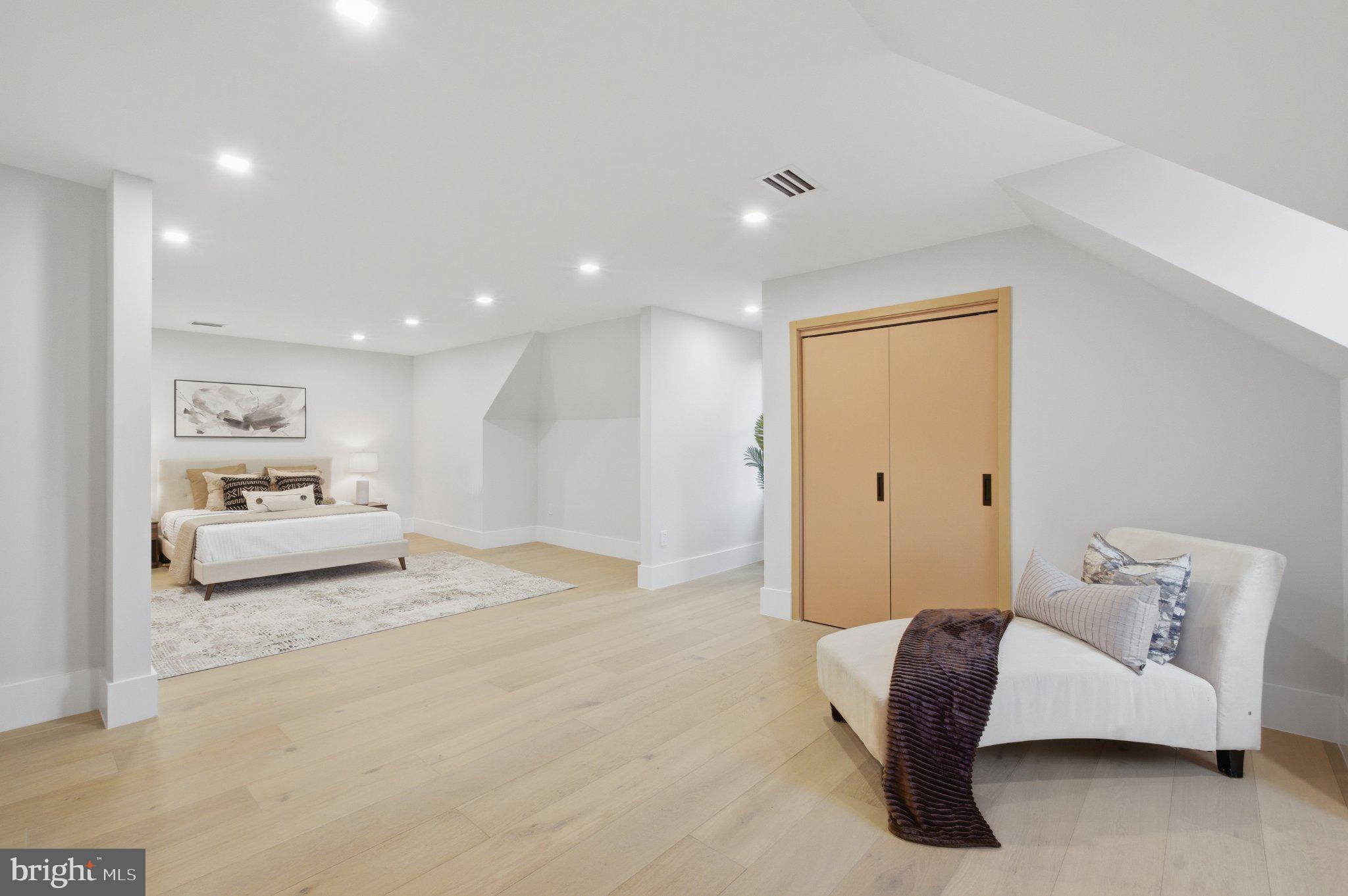 BASIL COURT - Residential