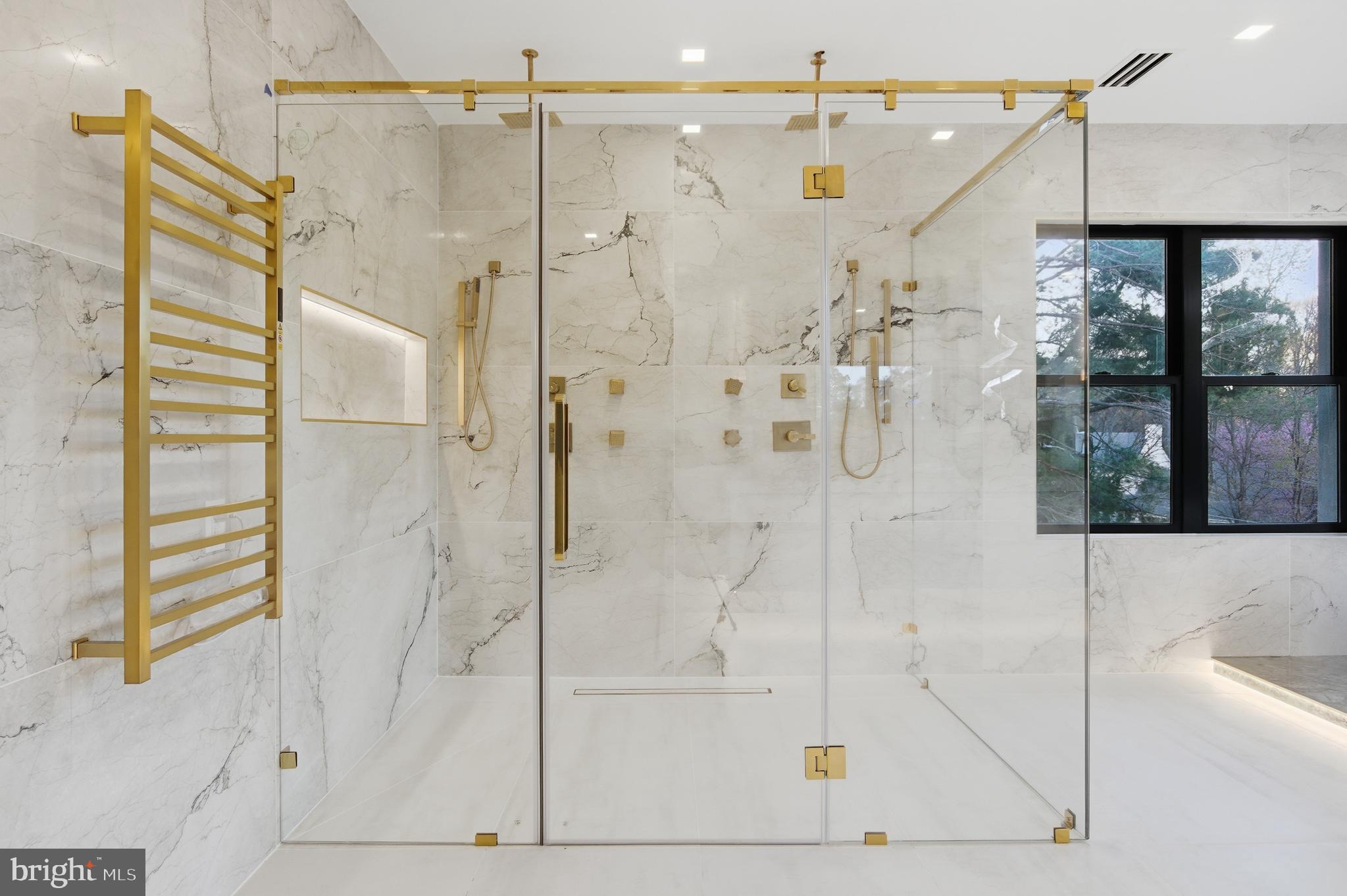 BASIL COURT - Residential