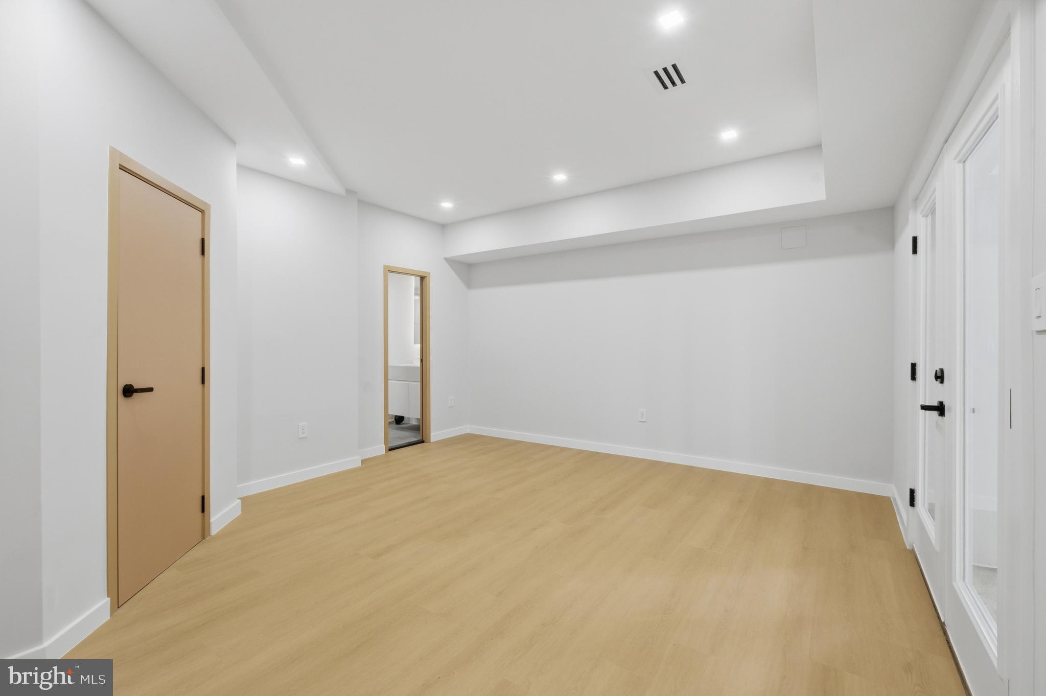 BASIL COURT - Residential