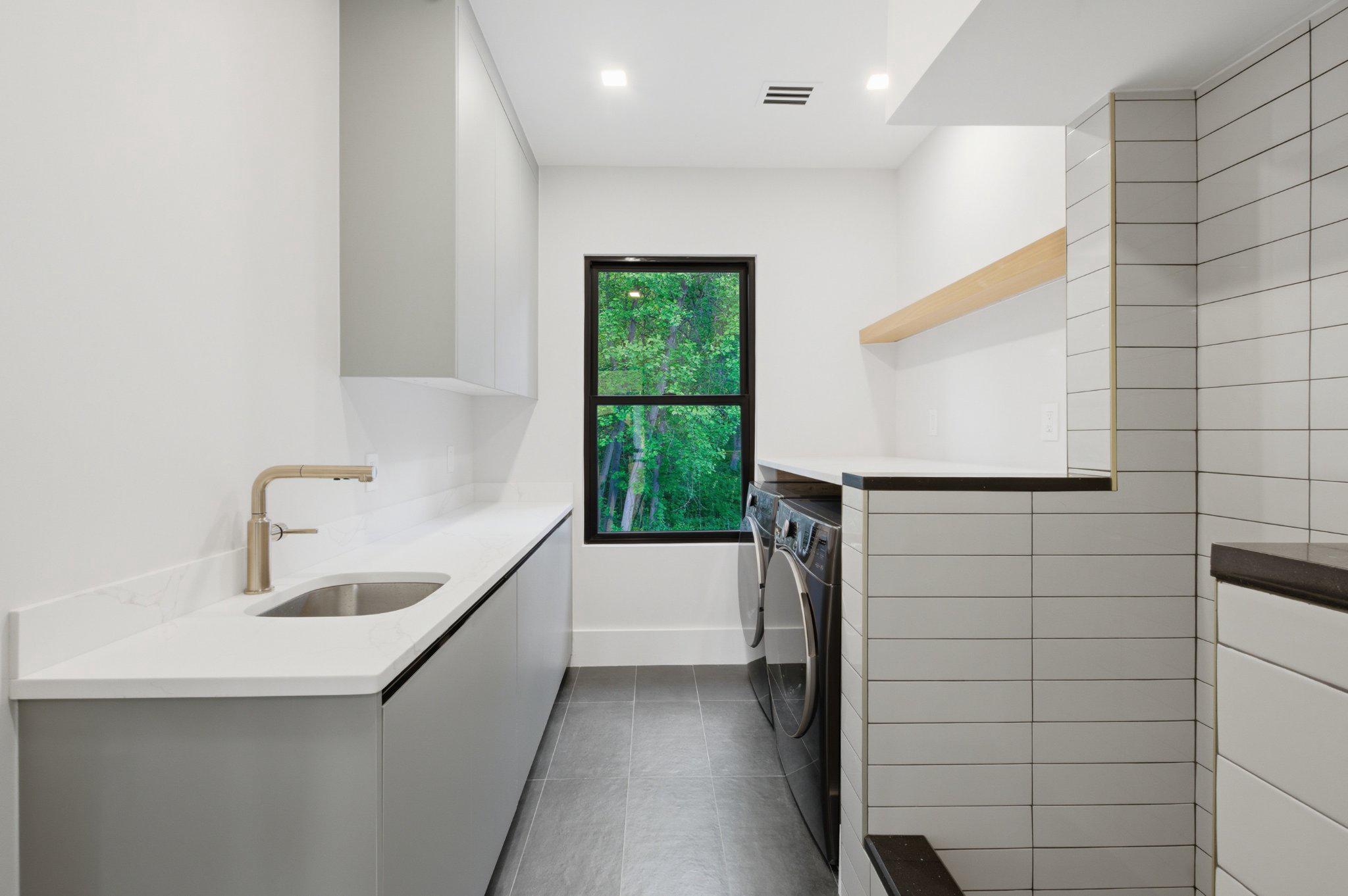 BASIL COURT - Residential