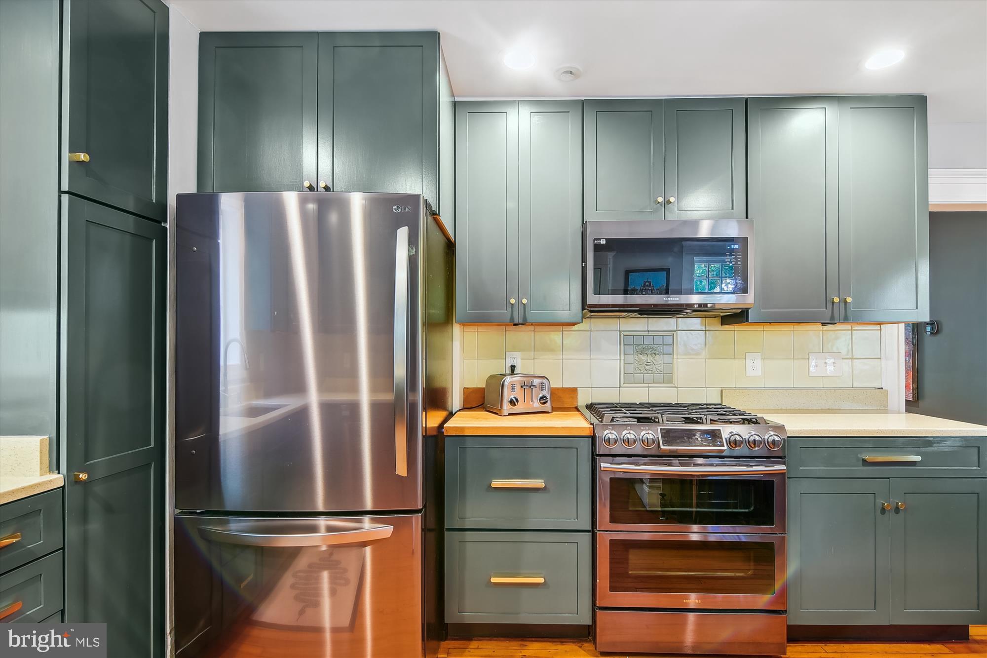 ROLAND PARK - Residential