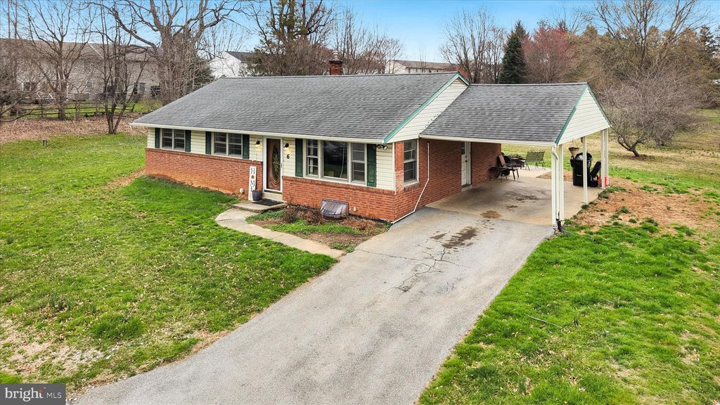 Photo of 6 Overlook Drive, QUARRYVILLE, PA 17566 (MLS # PALA2086162)
