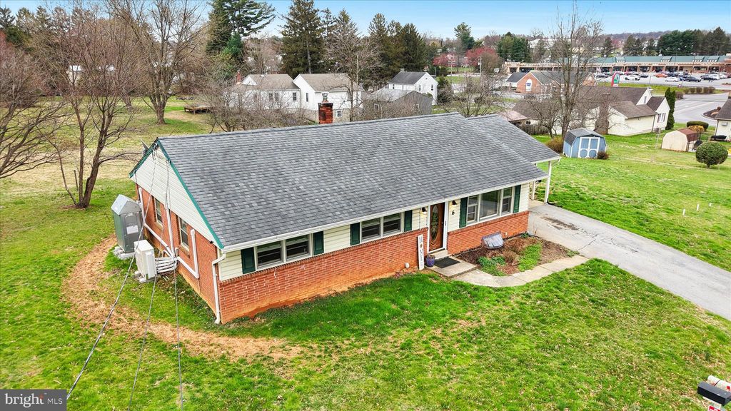 Photo of 6 Overlook Drive, QUARRYVILLE, PA 17566 (MLS # PALA2086162)