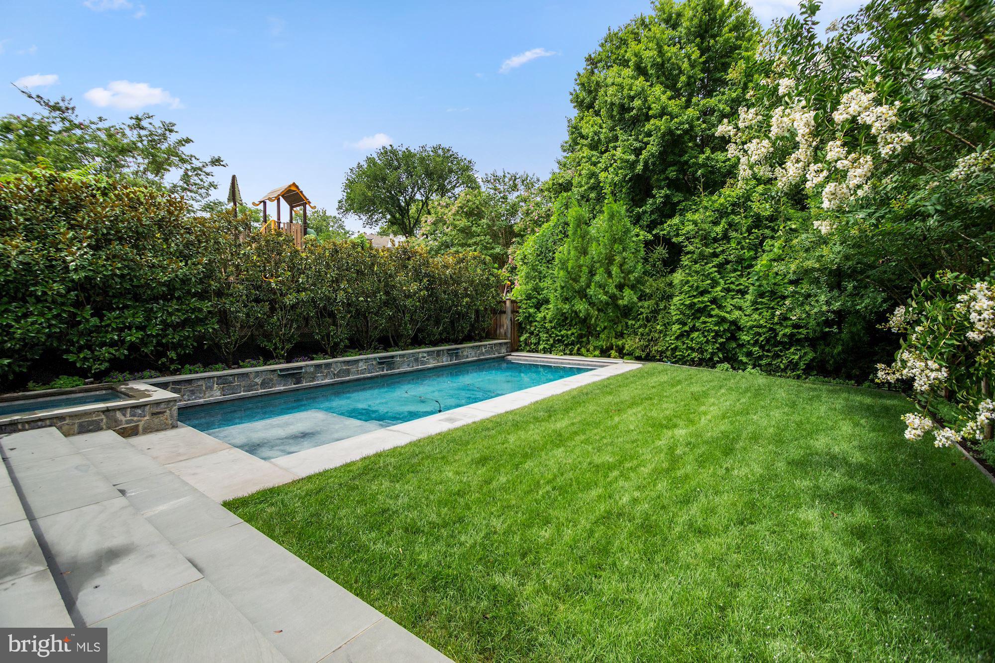 CLEVELAND PARK - Residential