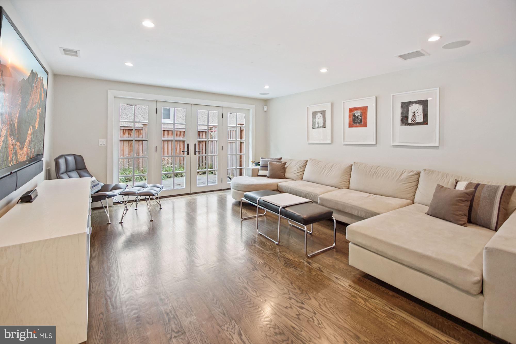 CLEVELAND PARK - Residential
