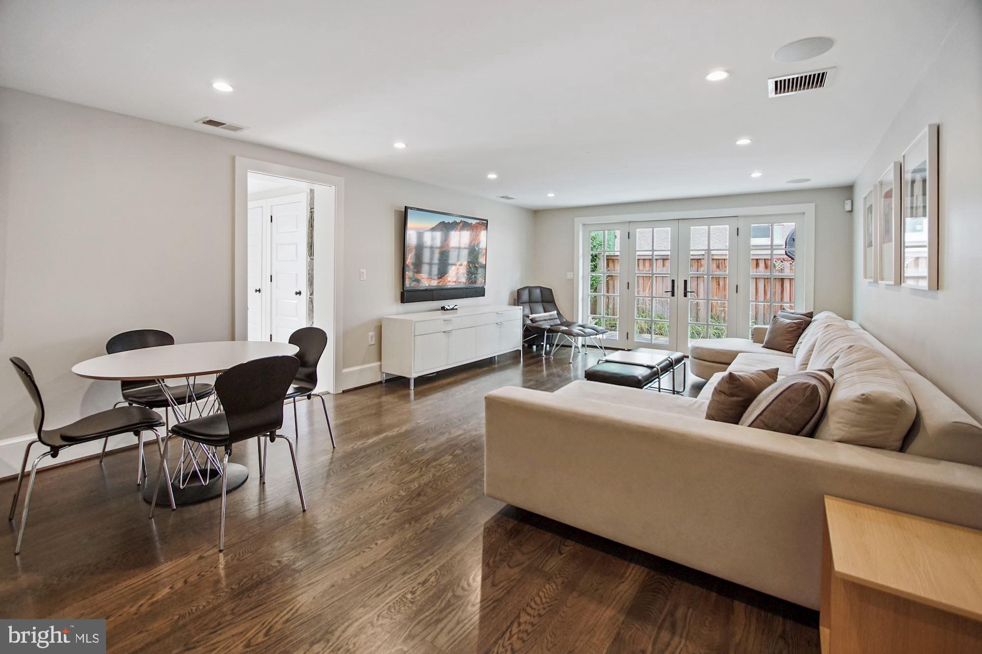 CLEVELAND PARK - Residential