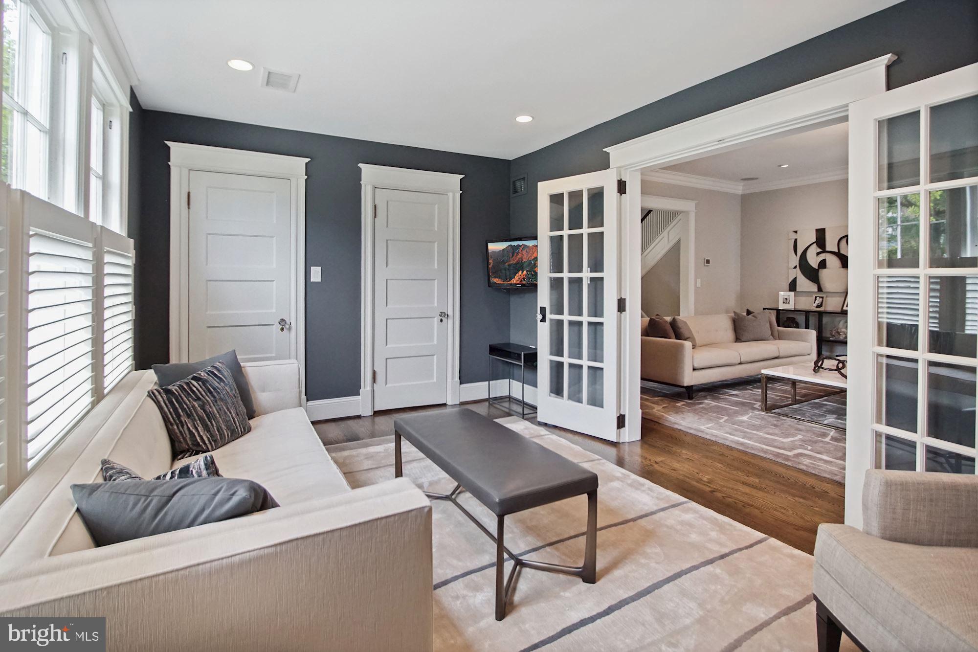 CLEVELAND PARK - Residential