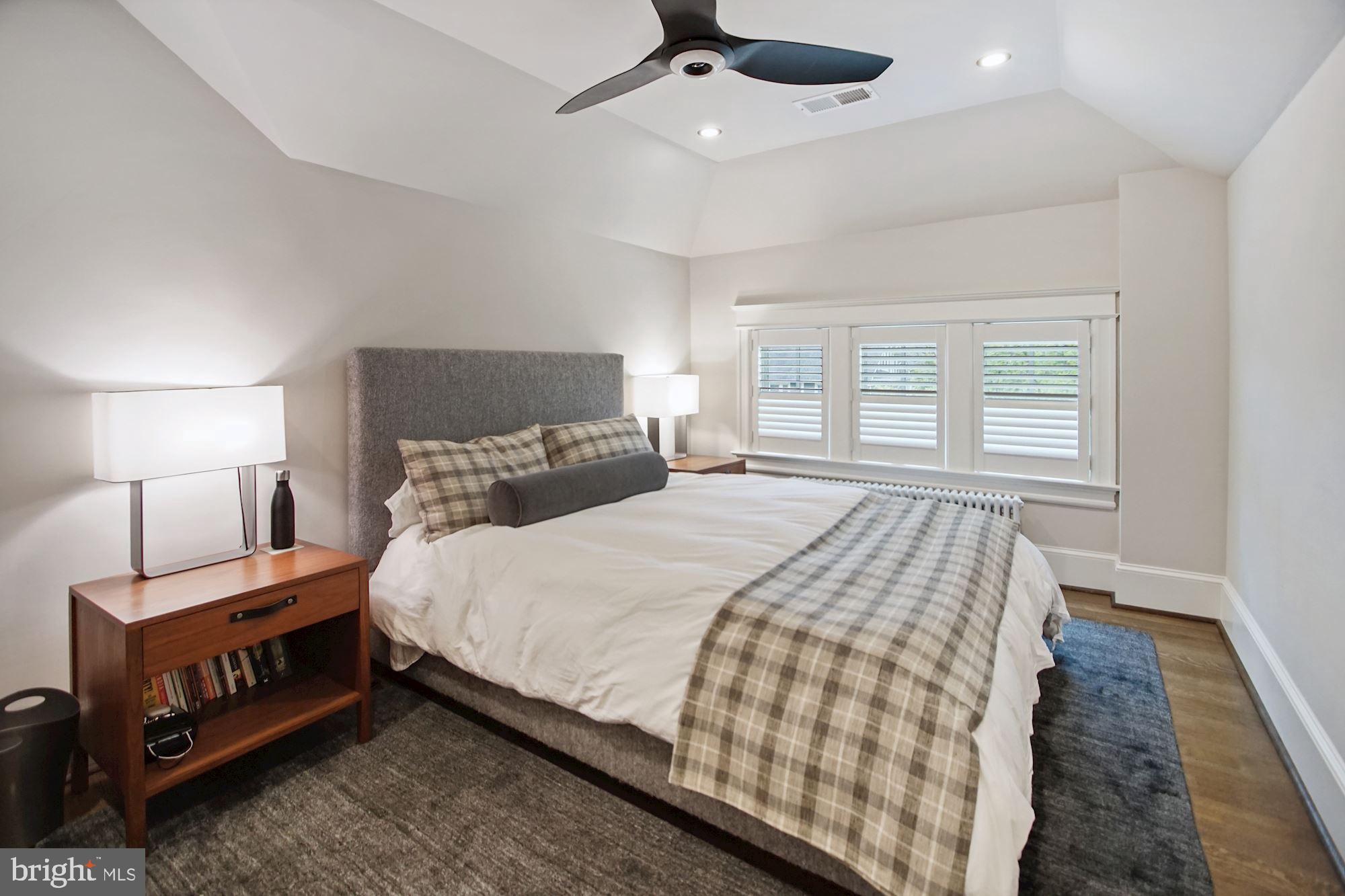 CLEVELAND PARK - Residential