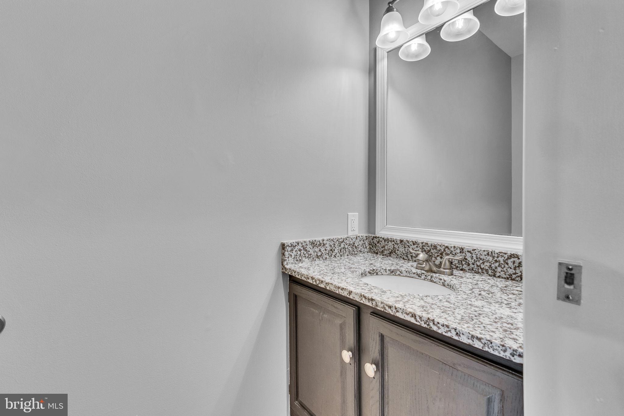 KINGSTOWNE - Residential Lease